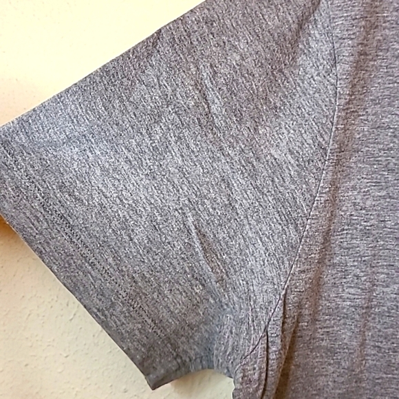 NIKE‎ Swoosh Men's Gray Short Sleeve Tee - Size Large - Picture 4 of 7